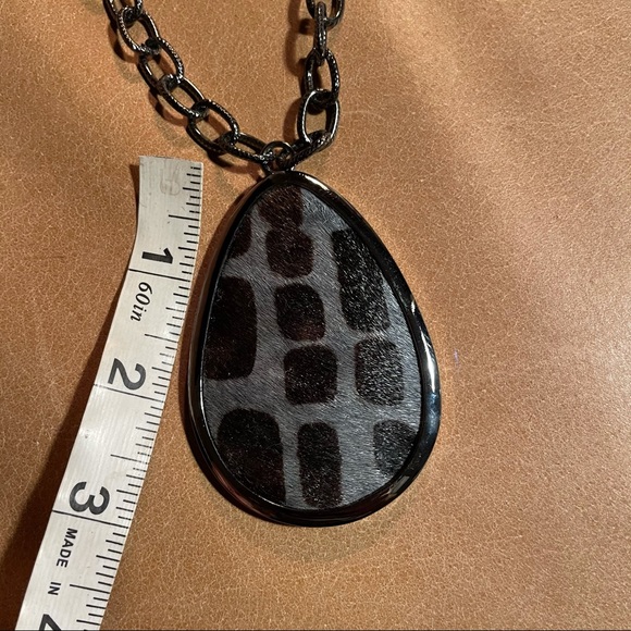 Calf hair leather statement pendant necklace - Picture 3 of 6